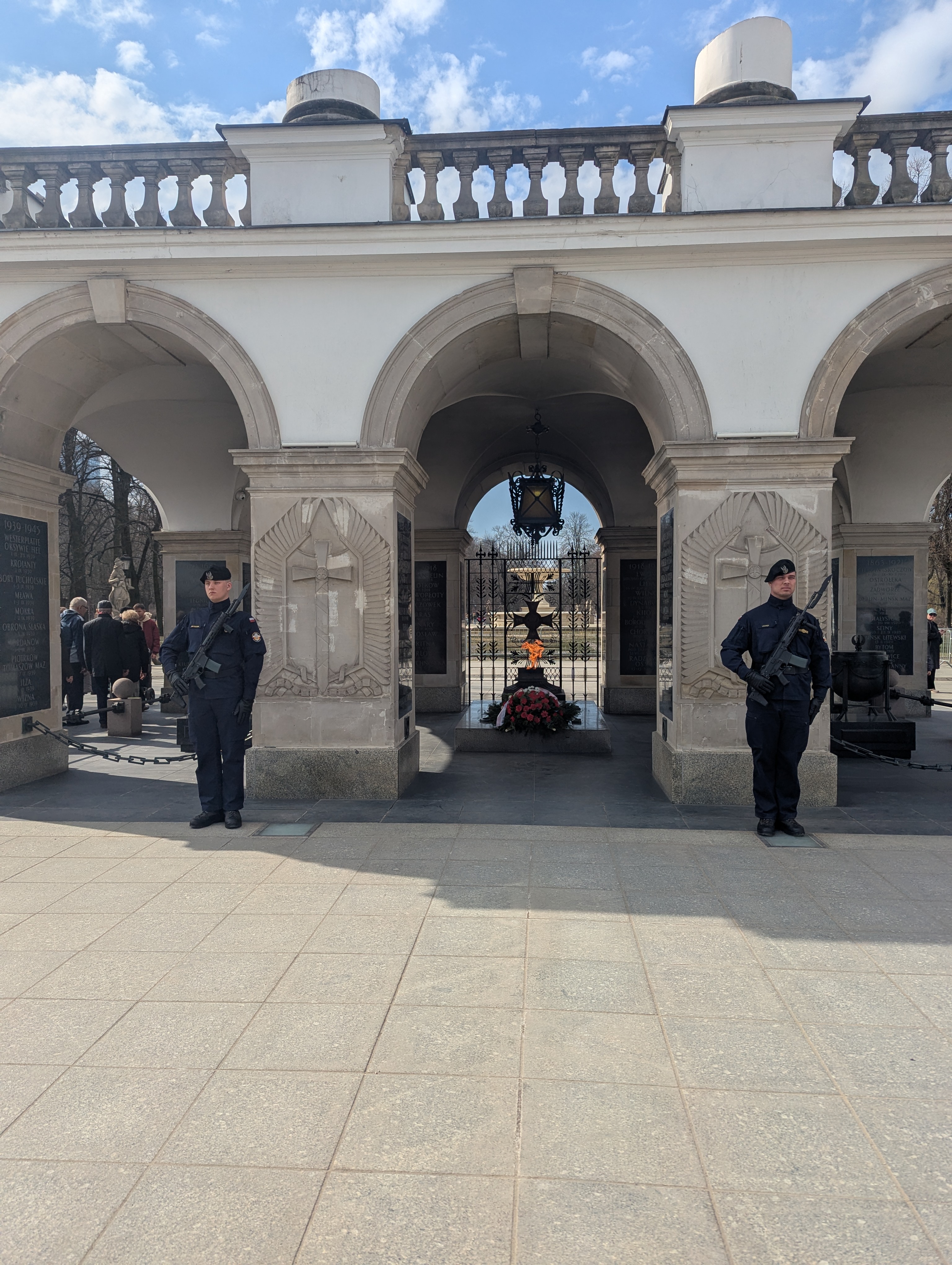 Wander to the square of the unknown soldier