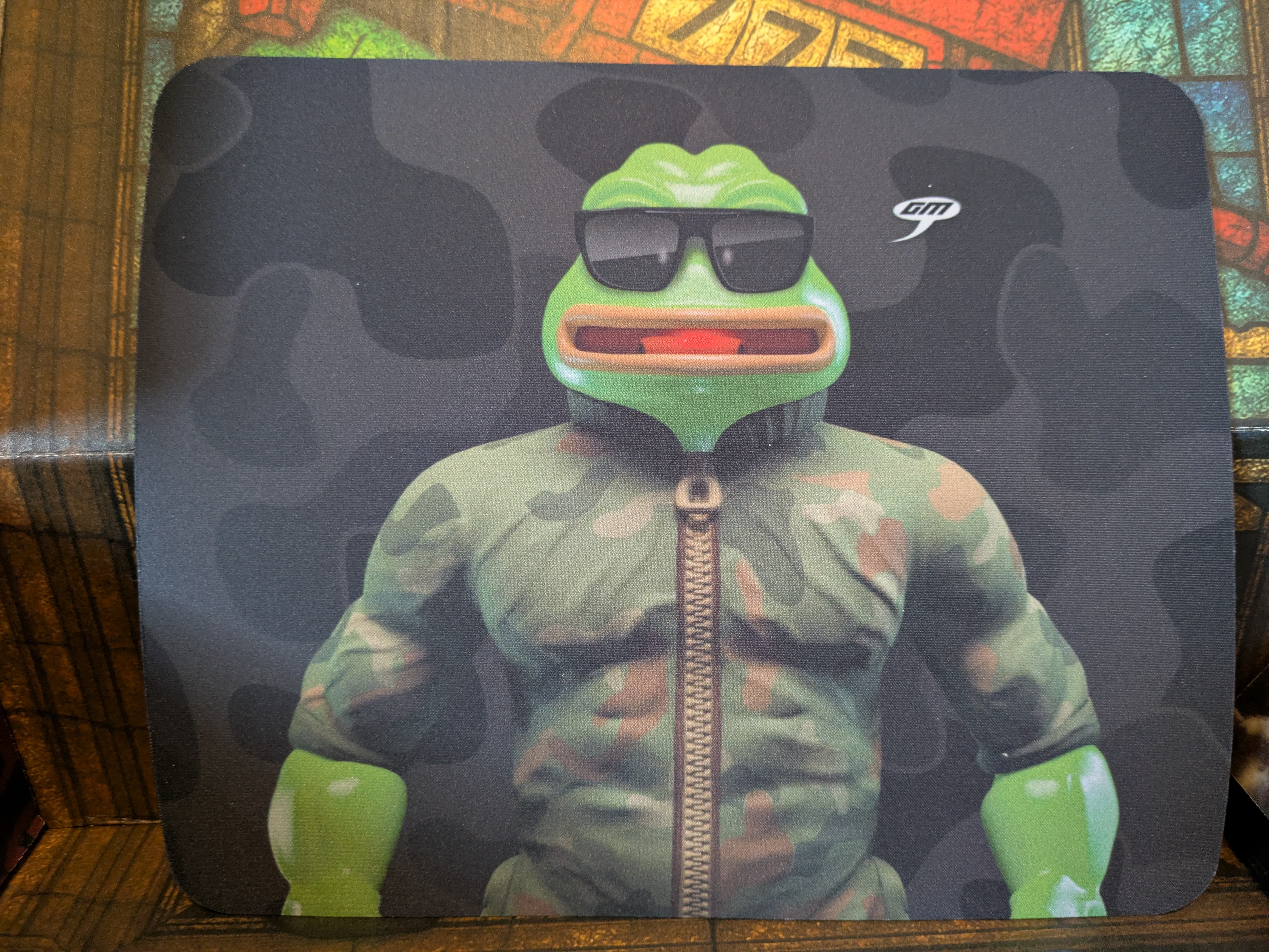 On my way to the ground of the box I found a final surprise: a GM mouse pad. omg, so freaking cool!…