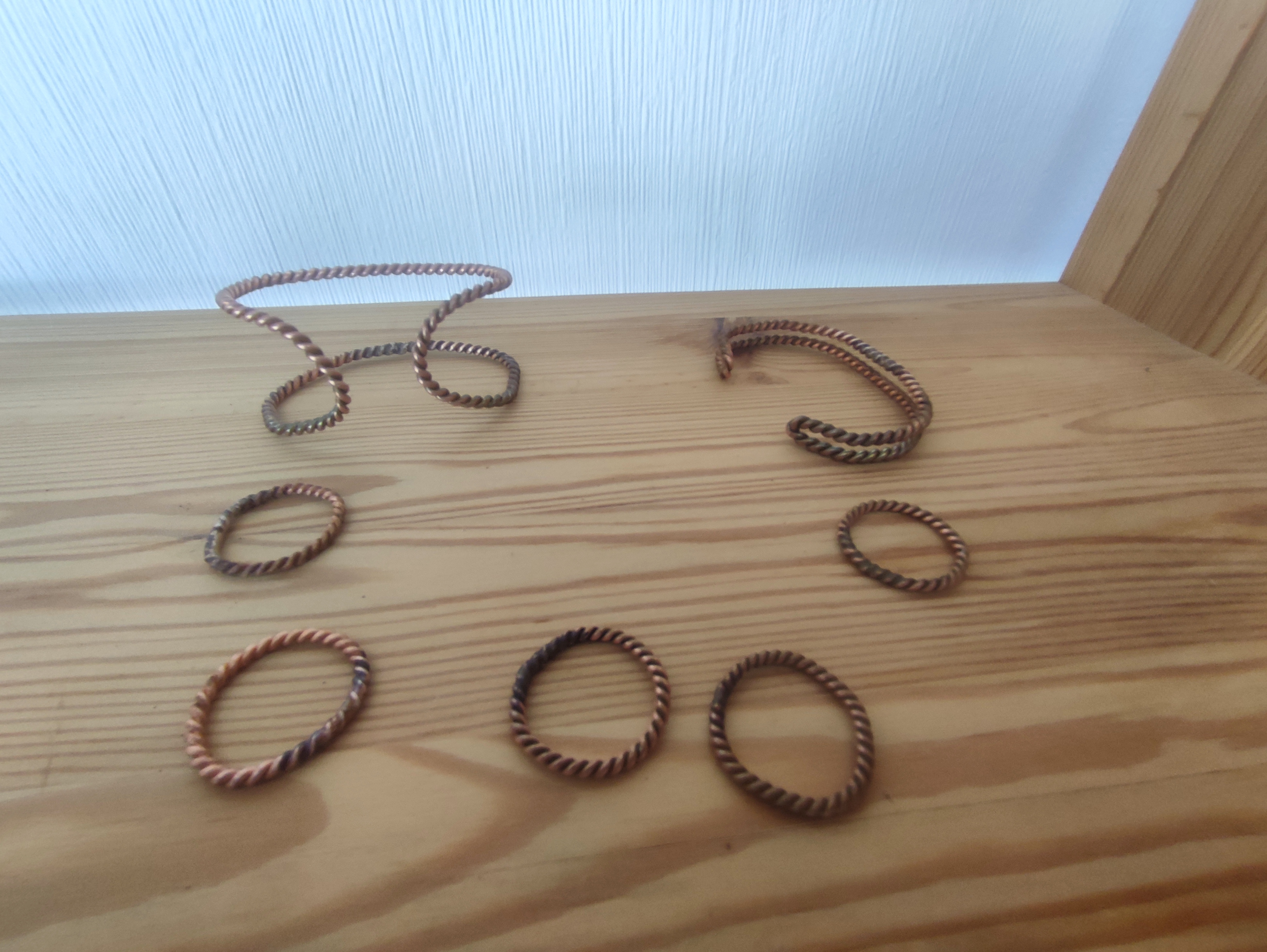 New copper bracelets and rings.
I've changed the gas. Now it burns hotter. The brazing works better…