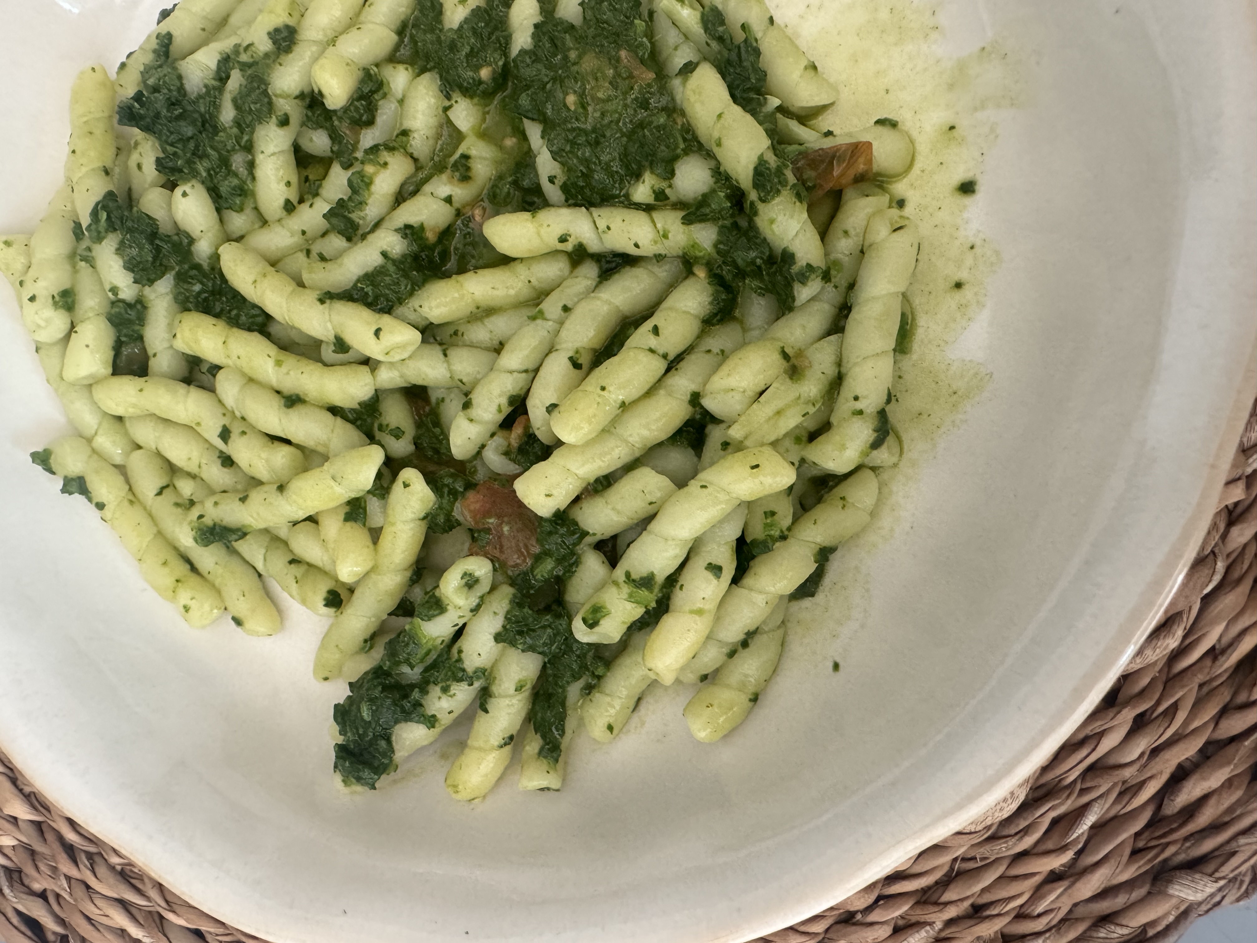 Today for lunch a Sicilian pasta with homemade spinach sauce.